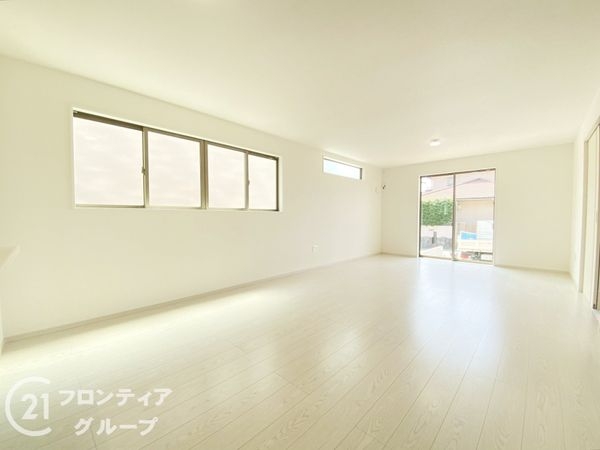 堺市西区堀上緑町１丁　新築一戸建て　２期　全１区画