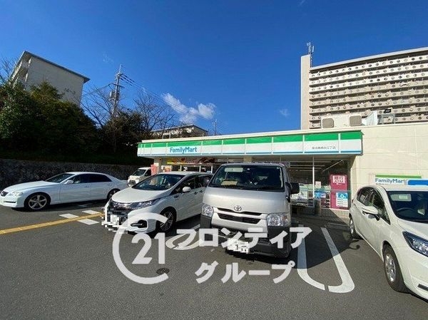 堺市南区槇塚台３丁　新築一戸建て　７期　２号棟(ファミリーマート泉北晴美台三丁店)