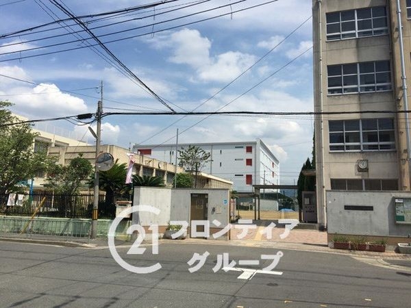 FrontierGardens　東大阪市高井田西２丁目　…(東大阪市立高井田中学校)