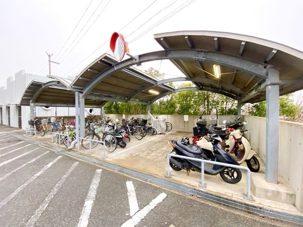 泉北若松台ＡＢ住宅壱号棟　中古マンション
