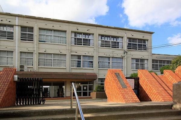 直方市大字頓野の新築一戸建(直方市立直方東小学校)