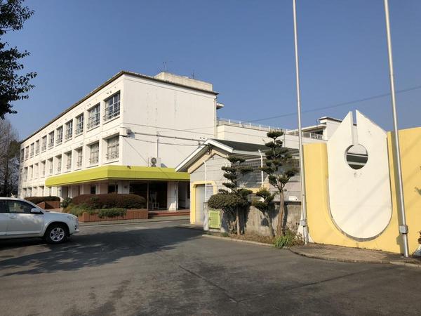 直方市大字植木の土地(直方市立植木小学校)