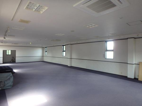 直方市新入事業用ビル