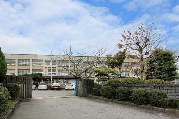 直方市大字下新入の新築一戸建(直方市立新入小学校)