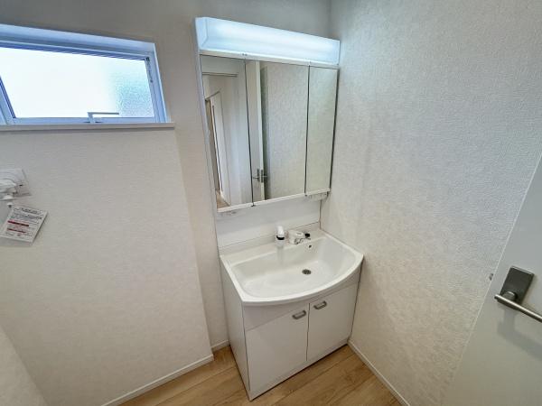 東近江市中野町第２－２号棟　新築分譲住宅