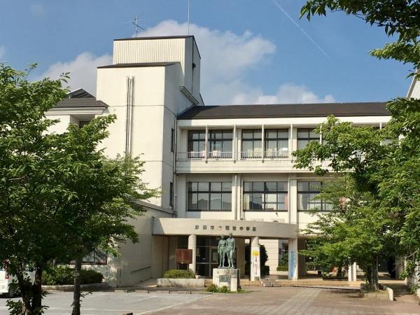 彦根市稲部町の中古一戸建て(彦根市立稲枝中学校)