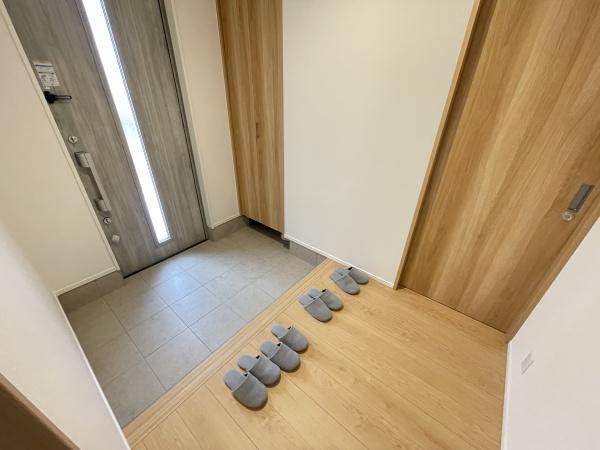 彦根市長曽根南町の中古一戸建て