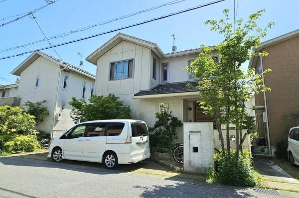 彦根市長曽根町の中古一戸建て