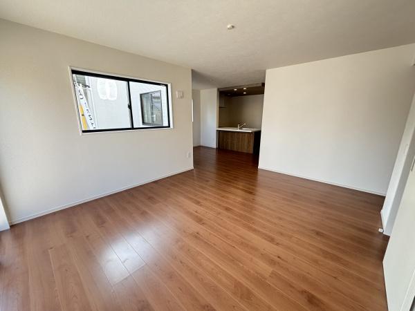 近江八幡市中村町1期2号棟 新築分譲住宅(リビング)