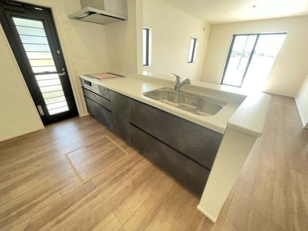 野洲市高木１期２号棟　新築分譲住宅