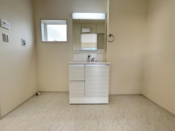 甲賀市甲南町深川２期２号棟　新築分譲住宅