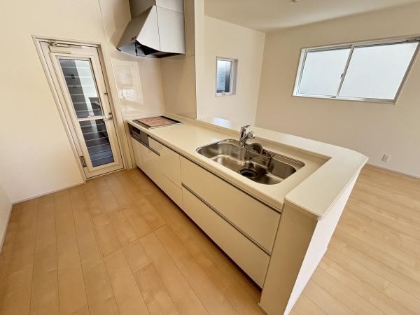 長浜市八幡中山町６期３号棟　新築分譲住宅