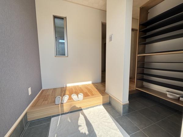 東近江市小田苅町の中古一戸建て