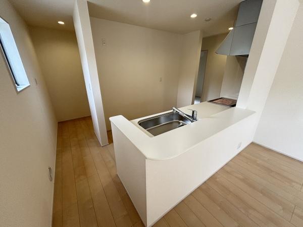 湖南市三雲２期１号棟　新築分譲住宅