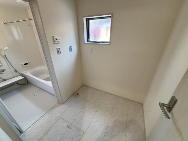 野洲市冨波甲３期１号棟　新築分譲住宅