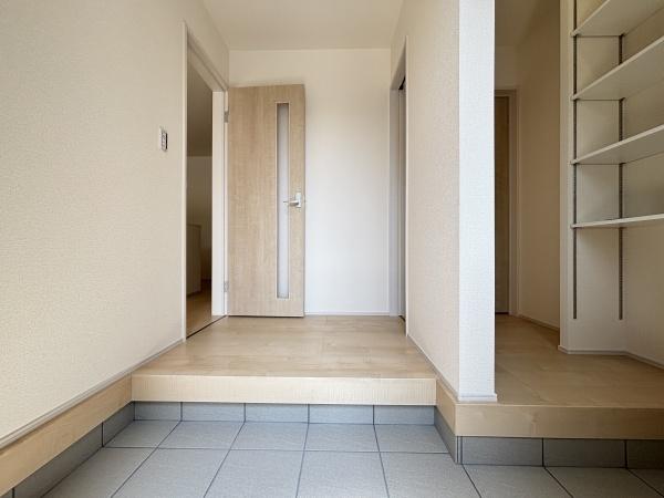野洲市冨波甲３期３号棟　新築分譲住宅