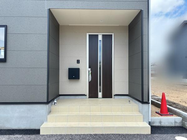 近江八幡市八幡町第２－２号棟　新築分譲住宅
