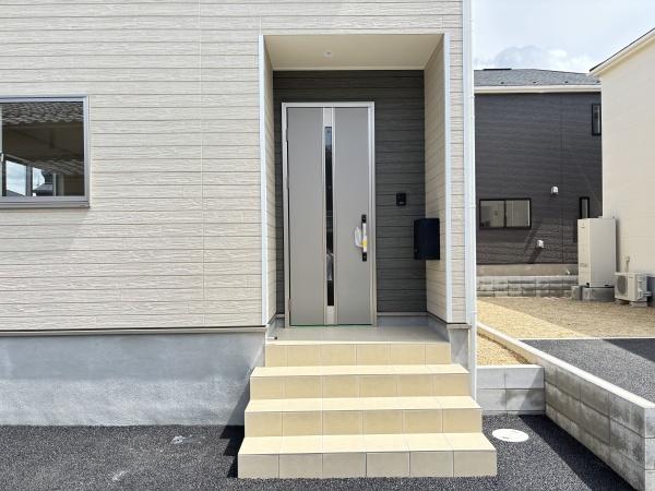 彦根市正法寺町第１－２号棟　新築分譲住宅