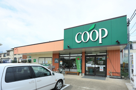 東高森団地3号棟(ユーコープ高森店)
