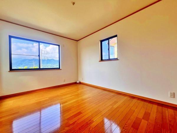 厚木市鳶尾５丁目の中古一戸建て