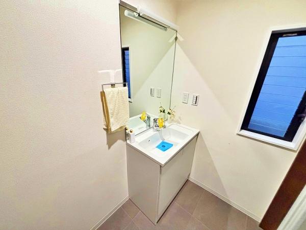 座間市入谷西５丁目の中古一戸建て