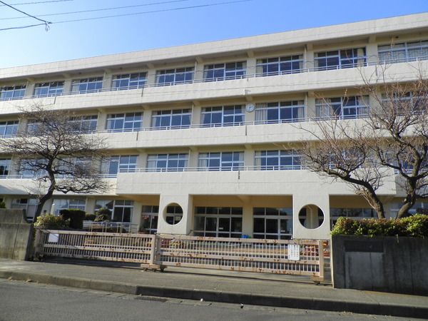 愛甲郡愛川町中津の土地(愛川町立菅原小学校)