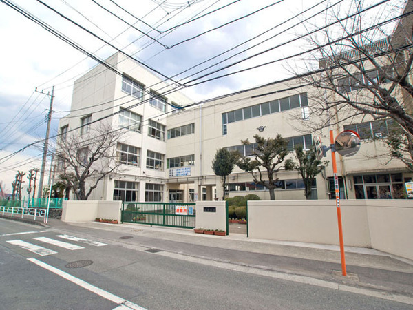 座間市入谷西2丁目の中古一戸建て(座間市立西中学校)