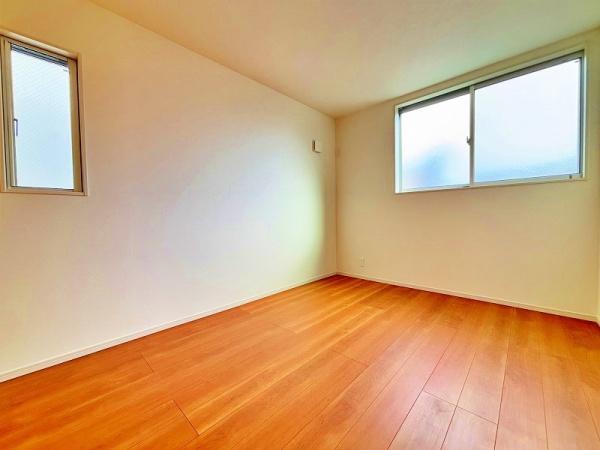 綾瀬市上土棚中２丁目の中古一戸建て