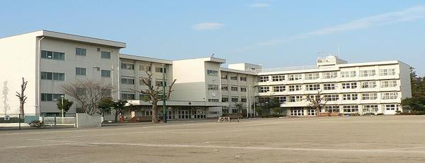 綾瀬市上土棚南5丁目(2号棟)(綾瀬市立土棚小学校)