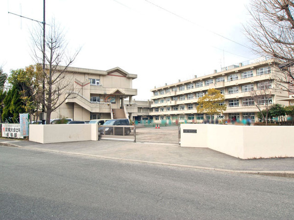 海老名市東柏ケ谷4丁目(海老名市立柏ケ谷中学校)