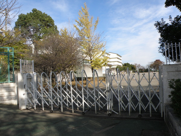 厚木市飯山の中古一戸建て(厚木市立飯山小学校)