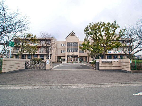 厚木市妻田南１丁目の土地(厚木市立睦合東中学校)