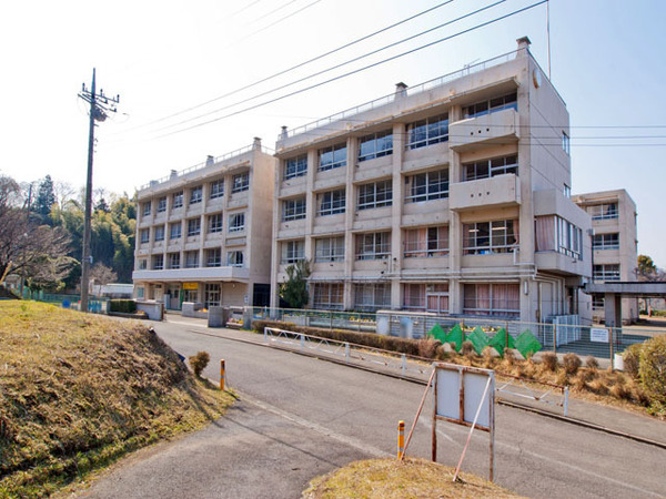 厚木市毛利台３丁目第２　２号棟(厚木市立玉川中学校)