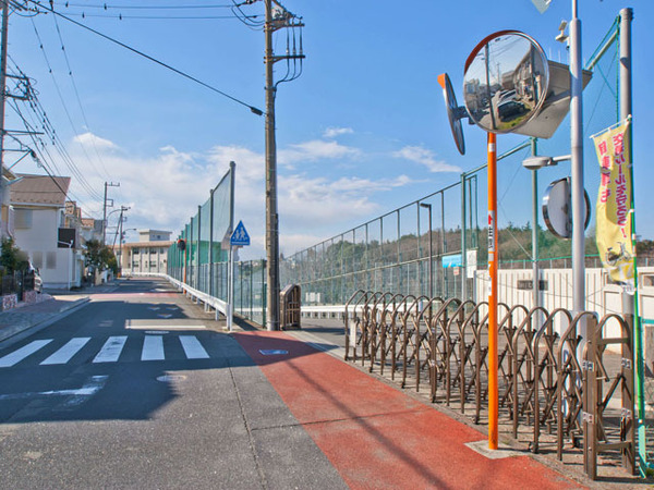 綾瀬市蓼川３丁目３期　９号棟(綾瀬市立北の台中学校)