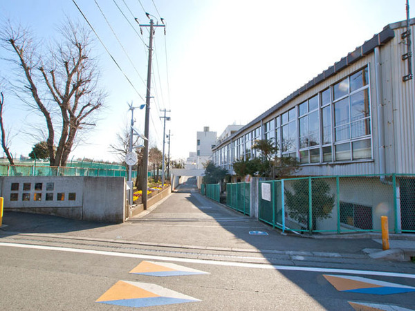 綾瀬市蓼川３丁目(綾瀬市立北の台小学校)