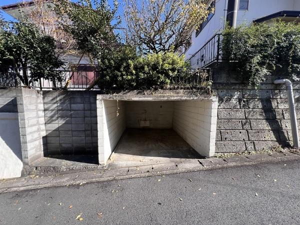 伊勢原市沼目３丁目