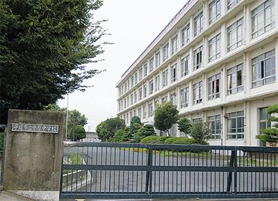 平塚市御殿４丁目　３号棟(平塚市立中原中学校)