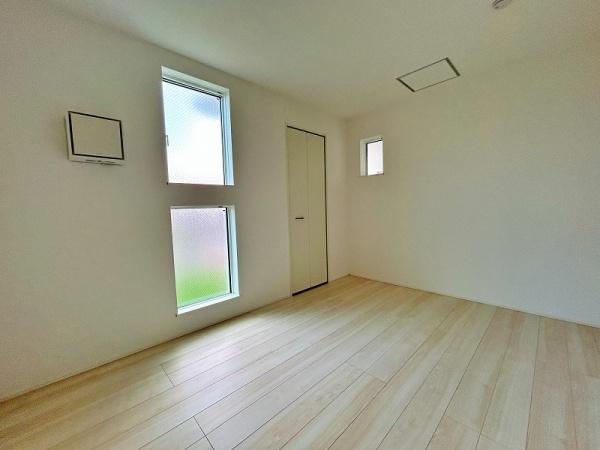 綾瀬市寺尾本町３丁目　４号棟