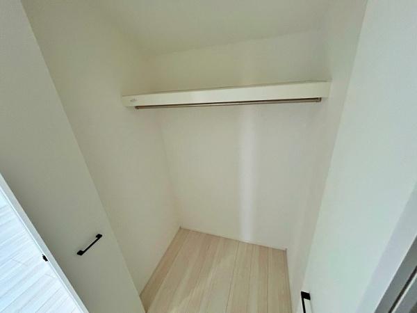 綾瀬市寺尾本町３丁目　４号棟