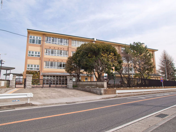 綾瀬市深谷中６丁目(綾瀬市立綾瀬小学校)