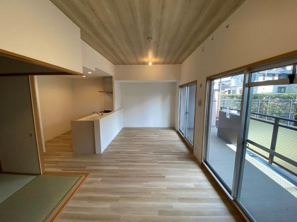 ローレルスクエア近鉄吉田1番館