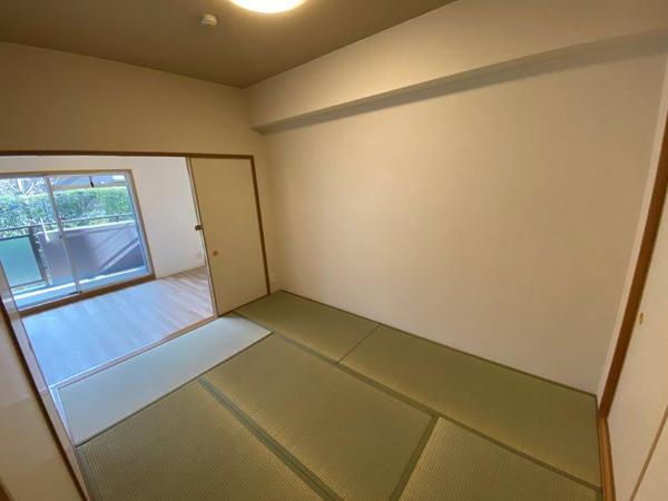 ローレルスクエア近鉄吉田1番館