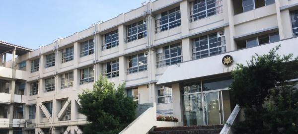 羽曳野市羽曳が丘3丁目の中古一戸建て(羽曳野市立峰塚中学校)