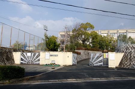 和泉市光明台2丁目の中古一戸建て(和泉市立光明台中学校)