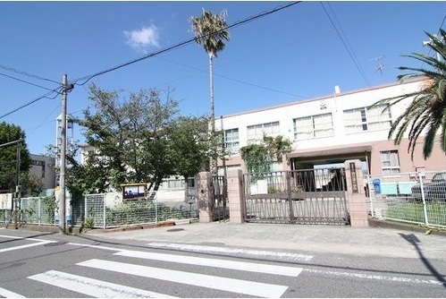 泉南市岡田6丁目の中古一戸建て(泉南市立西信達中学校)