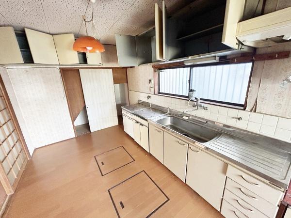岸和田市極楽寺町１丁目　中古戸建