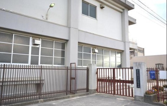 岸和田市田治米町の中古一戸建て(岸和田市立山直中学校)