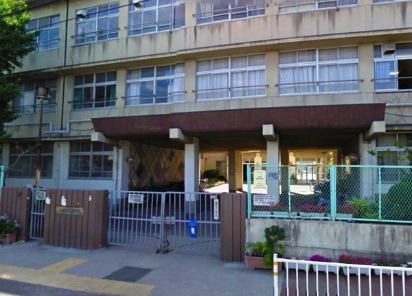 岸和田市別所町2丁目の中古一戸建て(岸和田市立光陽中学校)