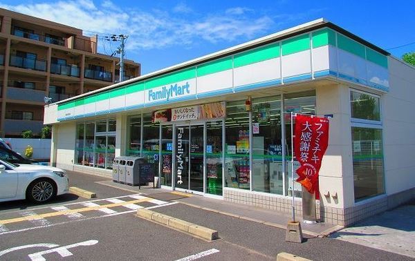 アクアコート貝塚(ファミリーマート小浦貝塚市役所前店)