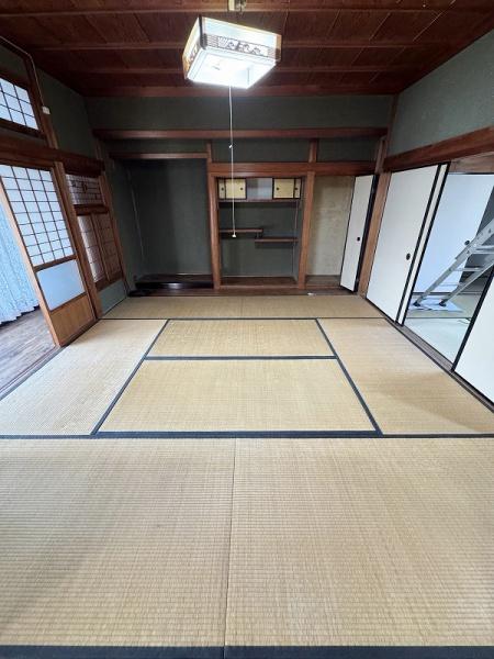 泉南郡熊取町朝代東４丁目の中古一戸建て